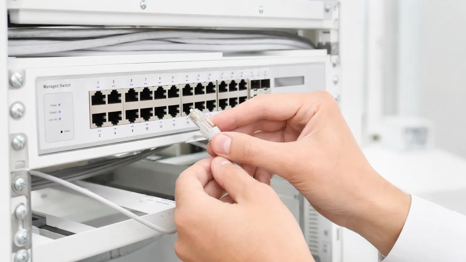 保护访客 WiFi 网络:最佳实践与部署指南